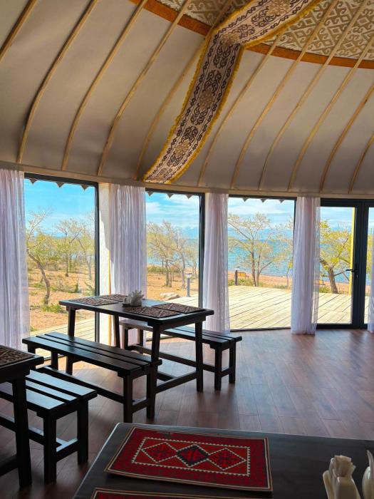 oimo tash yurt camp