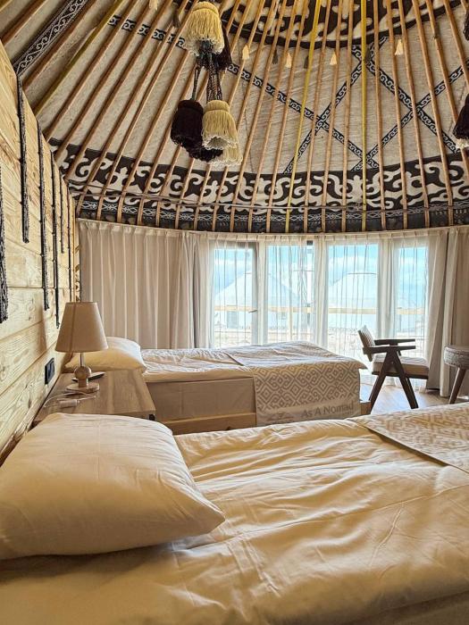 oimo tash yurt camp