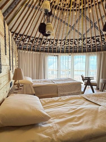 oimo tash yurt camp