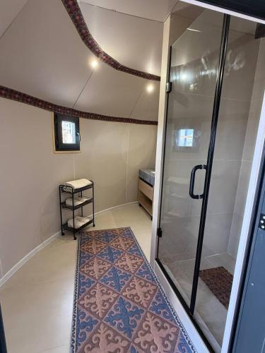 oimo tash yurt camp