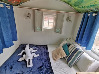 Stone Circle Glamping,,2 star