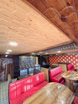 baktoos inn