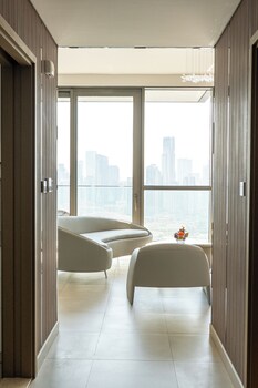revan luay downtown dubai