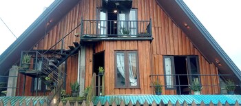 The Heaven Wood Cabin,,2 star