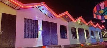 red leaf resort and cafe