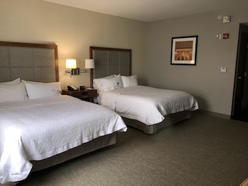 hampton inn and suites knoxville papermill drive