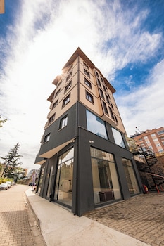 servi house