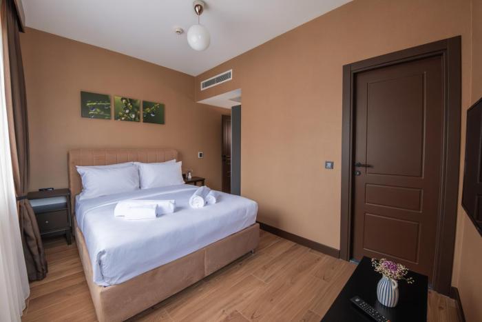 servi house