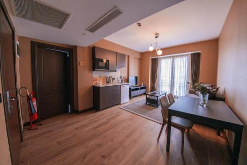 servi house