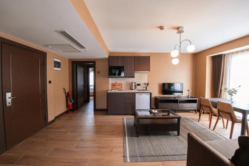 servi house