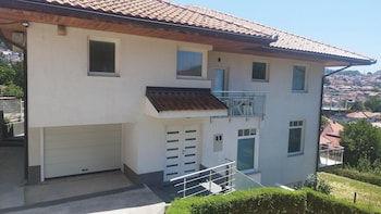 Luxury Prime Apartments With Parking,,3 star