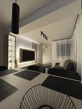 Luxury Prime Apartments With Parking,,3 star