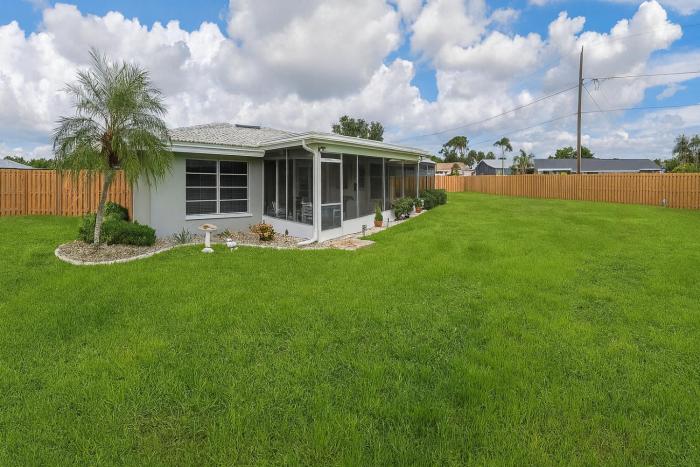 spacious family retreat port charlotte