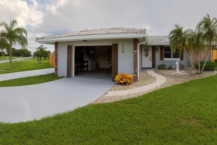 spacious family retreat port charlotte