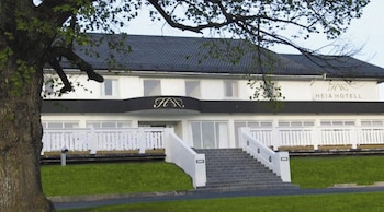 hotell valer elverum flisa kirken r