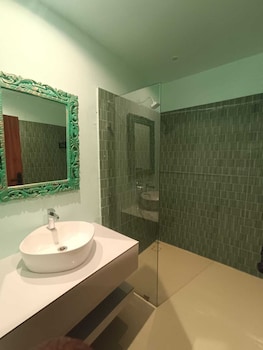 pax and opis luxury villa