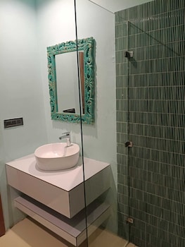 pax and opis luxury villa