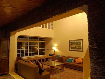 pax and opis luxury villa