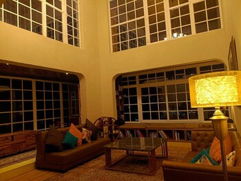 pax and opis luxury villa