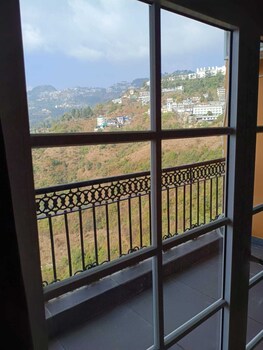pax and opis luxury villa