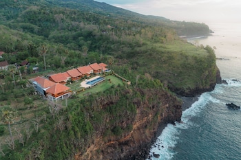 seraya cove estate by manara