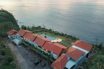 seraya cove estate by manara