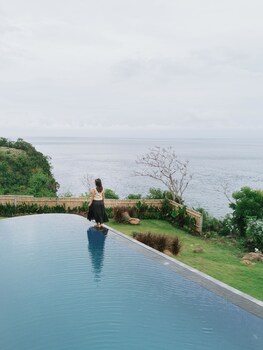seraya cove estate by manara