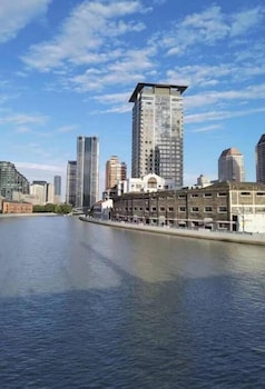 River House Near Peoples Square And The Bund,,3 star