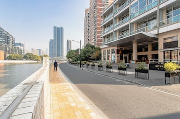 River House Near Peoples Square And The Bund,,3 star