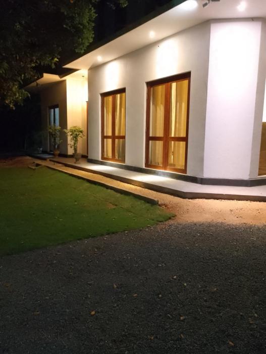crush river villa hikkaduwa