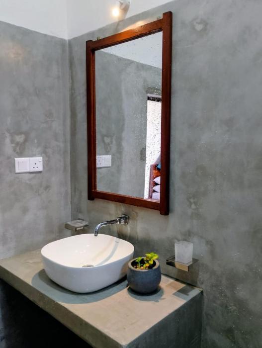crush river villa hikkaduwa
