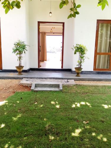 crush river villa hikkaduwa
