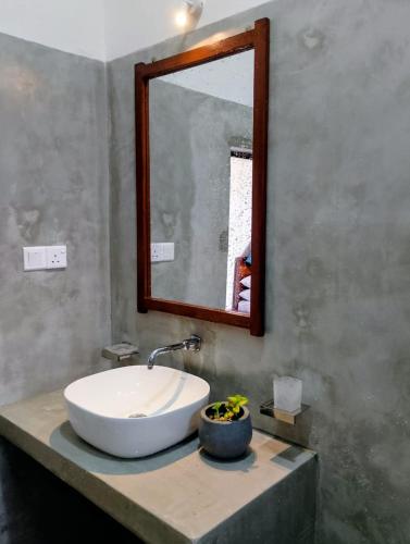 crush river villa hikkaduwa