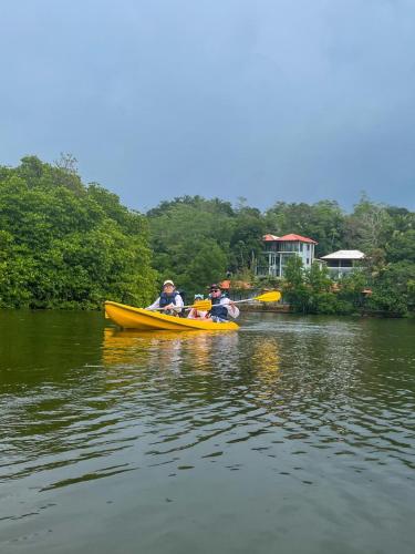 crush river villa hikkaduwa