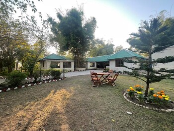 earth home pilibhit
