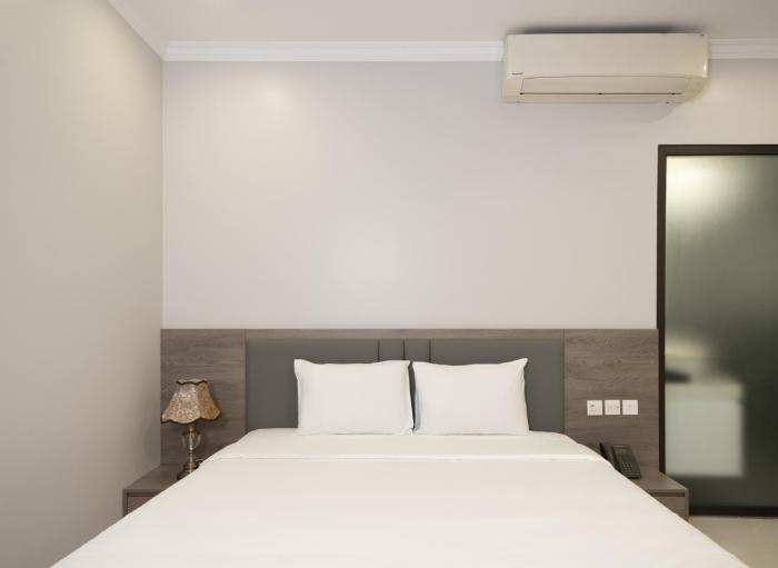 diamond light hotel