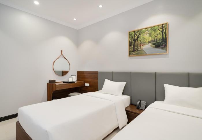 diamond light hotel