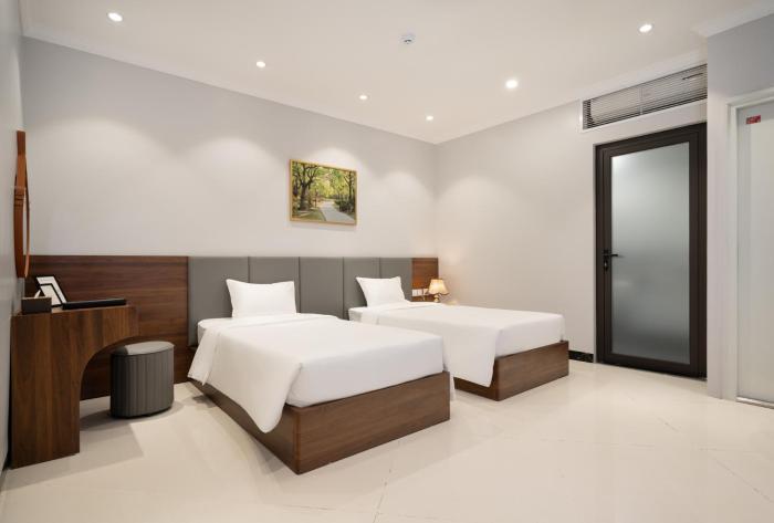 diamond light hotel