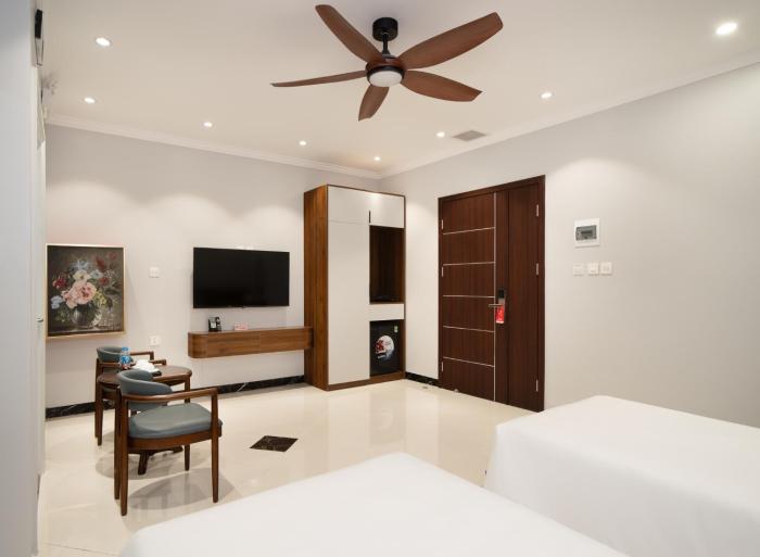 diamond light hotel