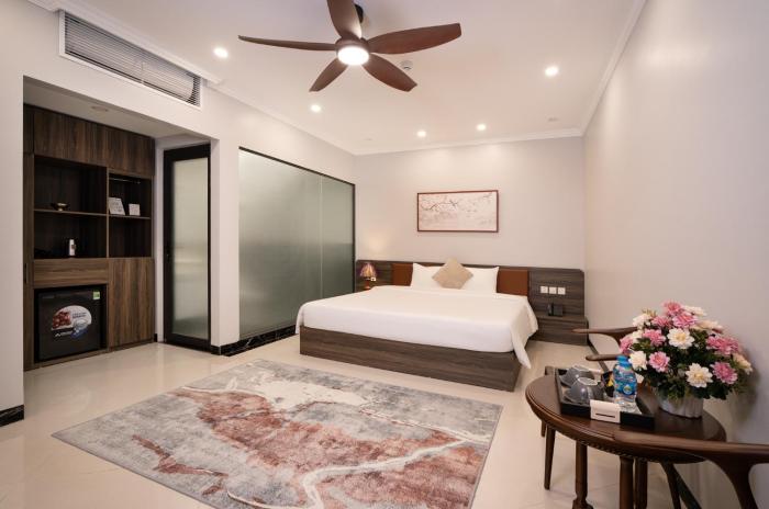 diamond light hotel
