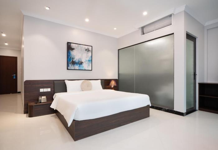 diamond light hotel