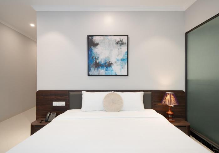 diamond light hotel