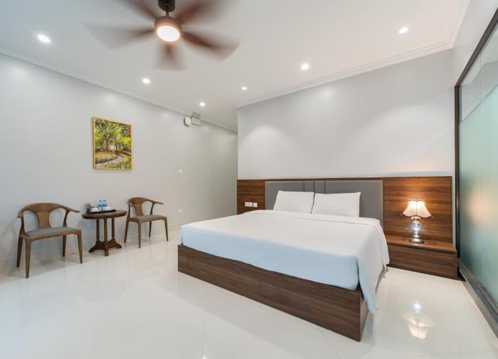 diamond light hotel