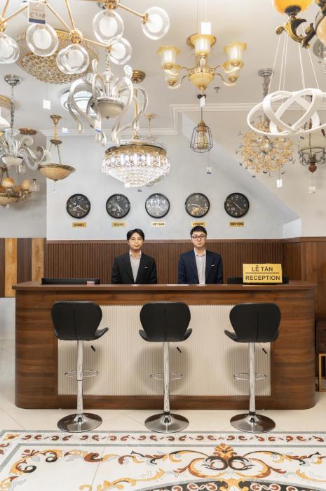diamond light hotel