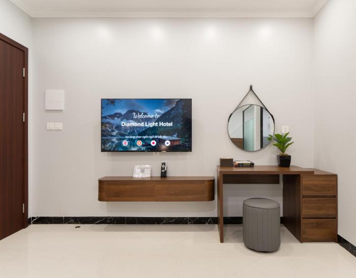 diamond light hotel