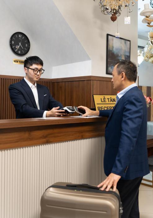 diamond light hotel