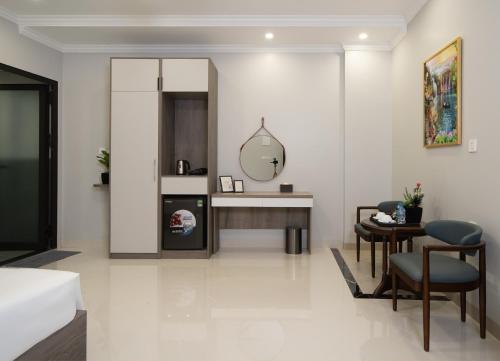 diamond light hotel