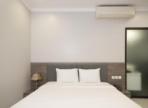diamond light hotel