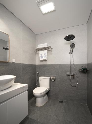 diamond light hotel