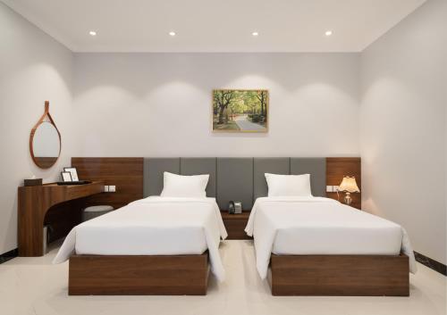 diamond light hotel